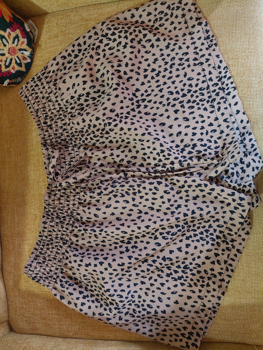 Light Mauve Leopard Print Elastic Waist Shorts